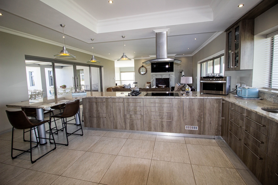 6 Bedroom Property for Sale in Kleinbaai Western Cape
